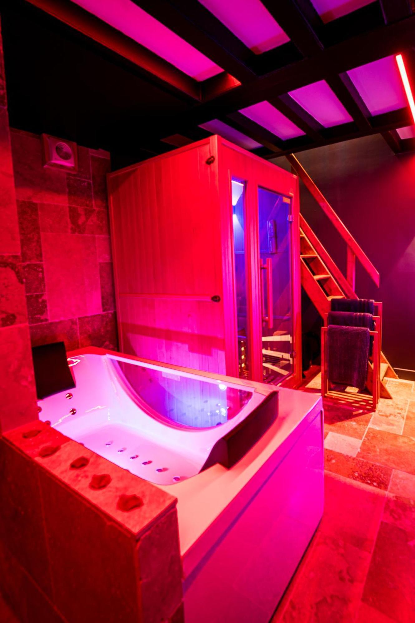 Loveroom Sauna, Balneo, Parking Prive Dans Le Centre De Онфлёр Номер фото