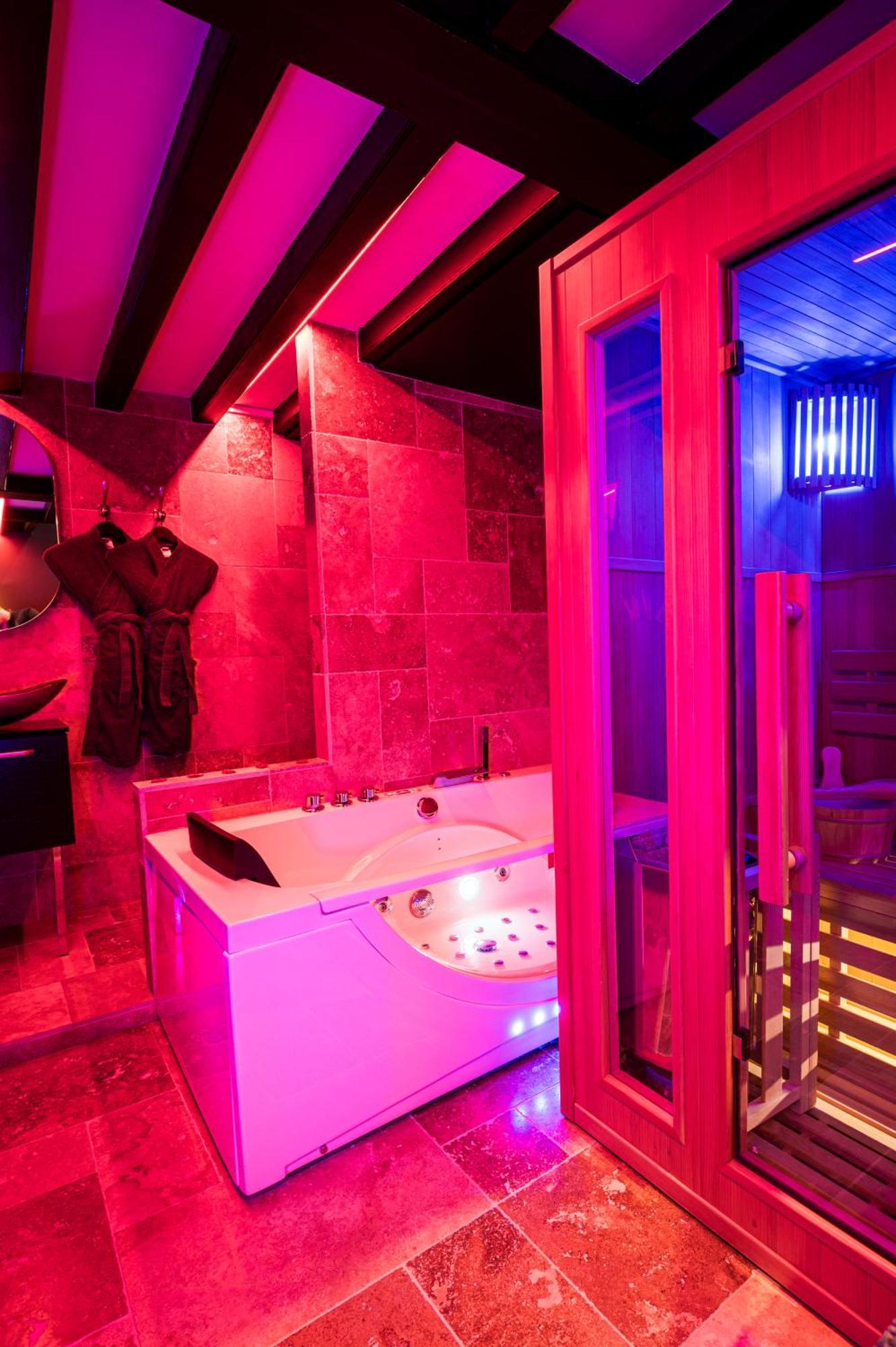 Loveroom Sauna, Balneo, Parking Prive Dans Le Centre De Онфлёр Номер фото