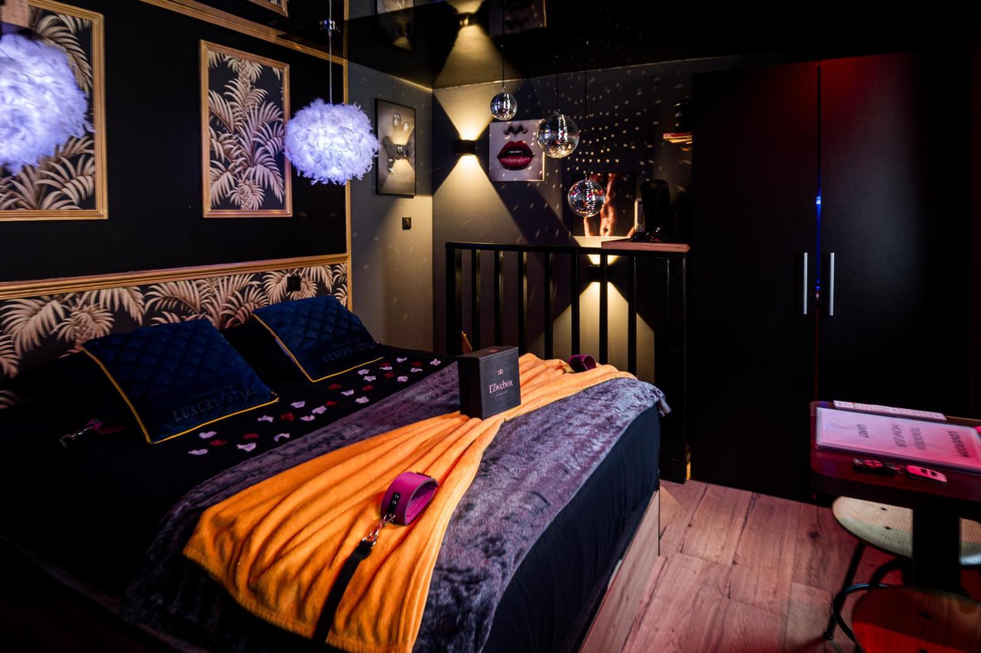 Loveroom Sauna, Balneo, Parking Prive Dans Le Centre De Онфлёр Номер фото