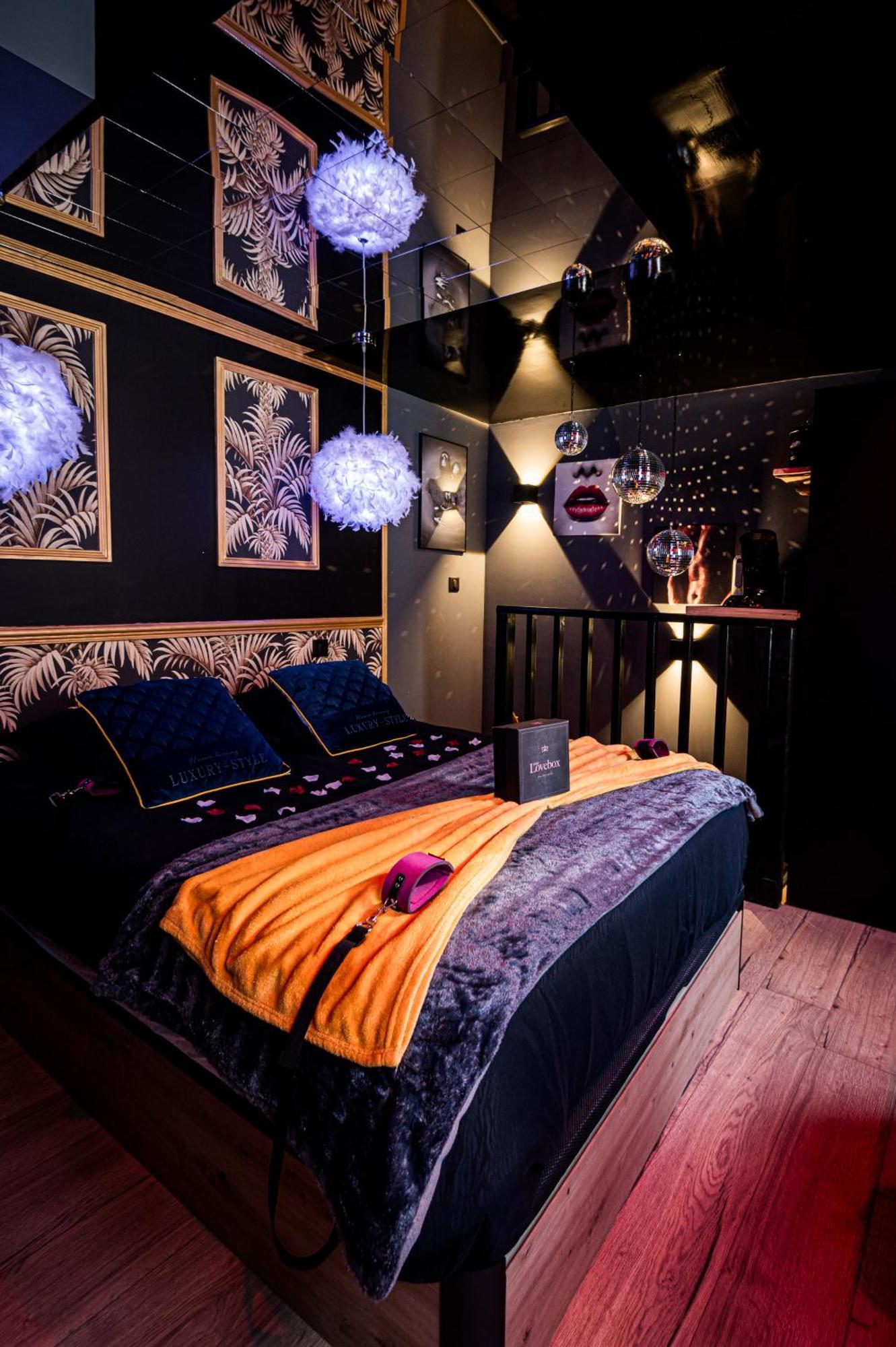 Loveroom Sauna, Balneo, Parking Prive Dans Le Centre De Онфлёр Номер фото